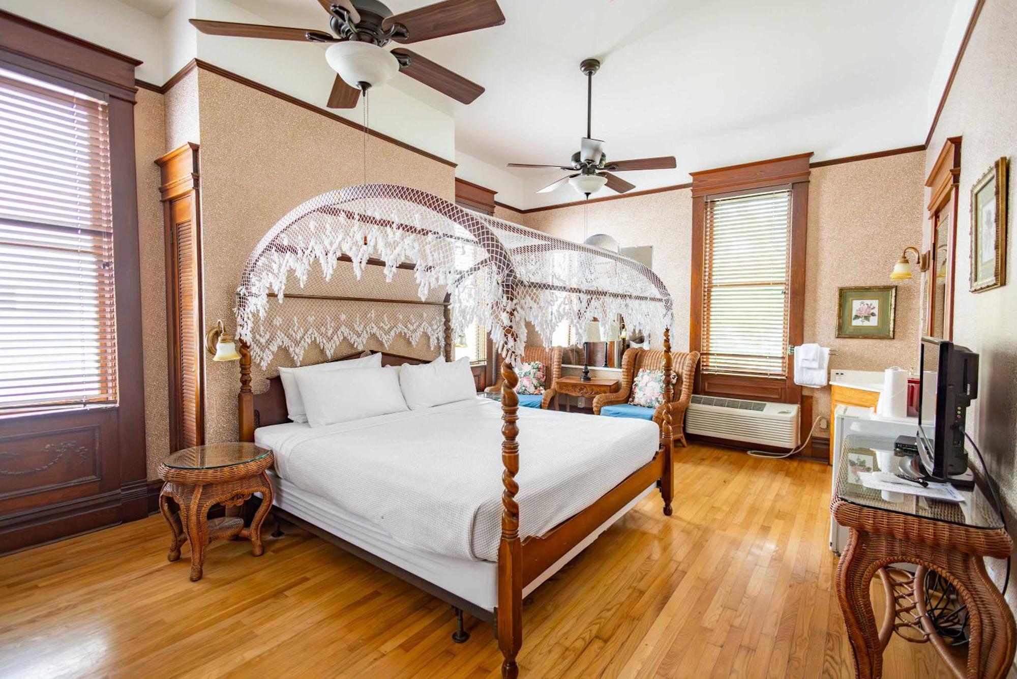 Classic King With Balcony At Curry Mansion Key West Bagian luar foto