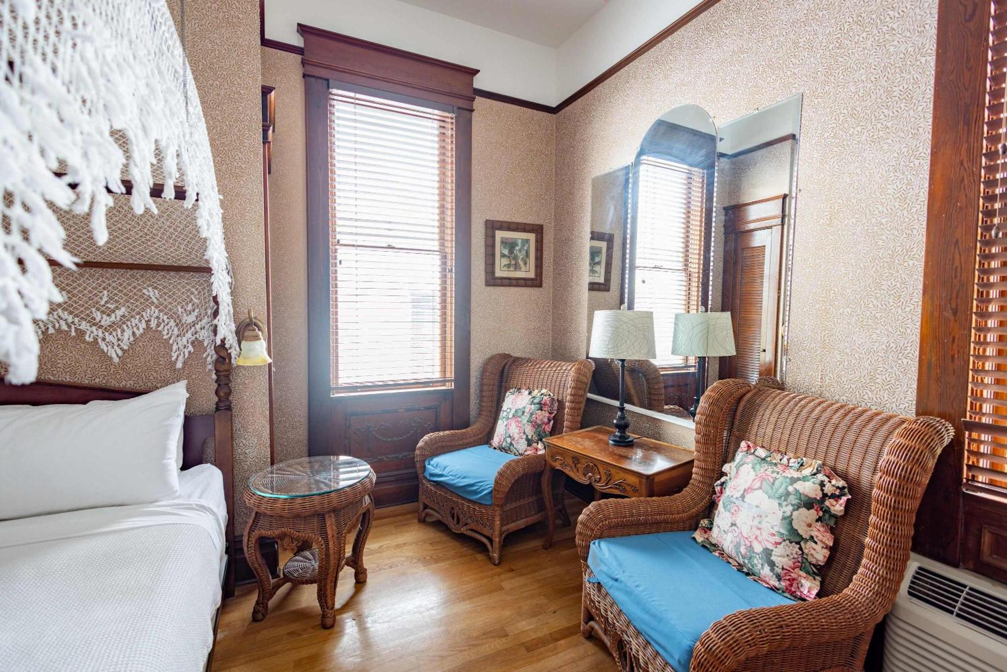Classic King With Balcony At Curry Mansion Key West Bagian luar foto